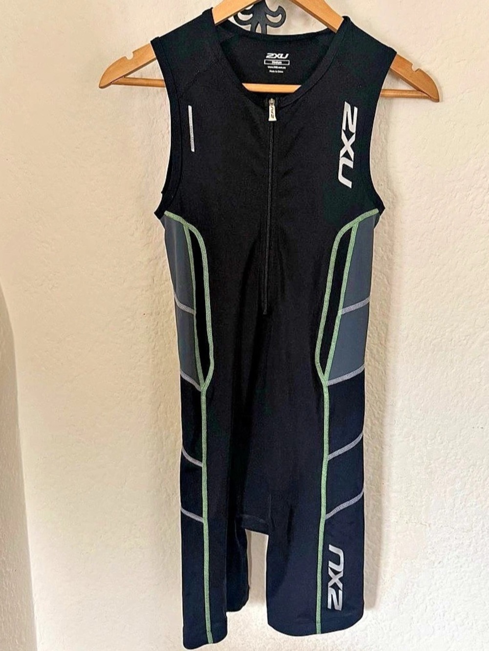 2XU Men's Compression Sleeveless Trisuit size M
